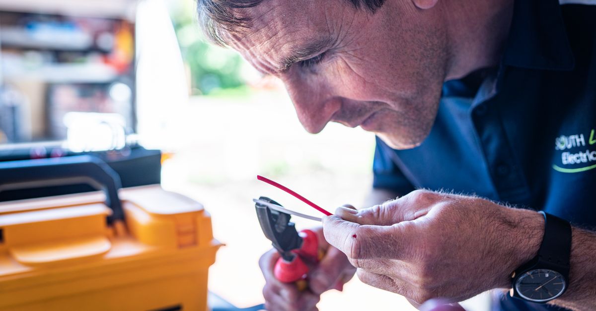 locksmith service technician — Paradise Locksmiths NV